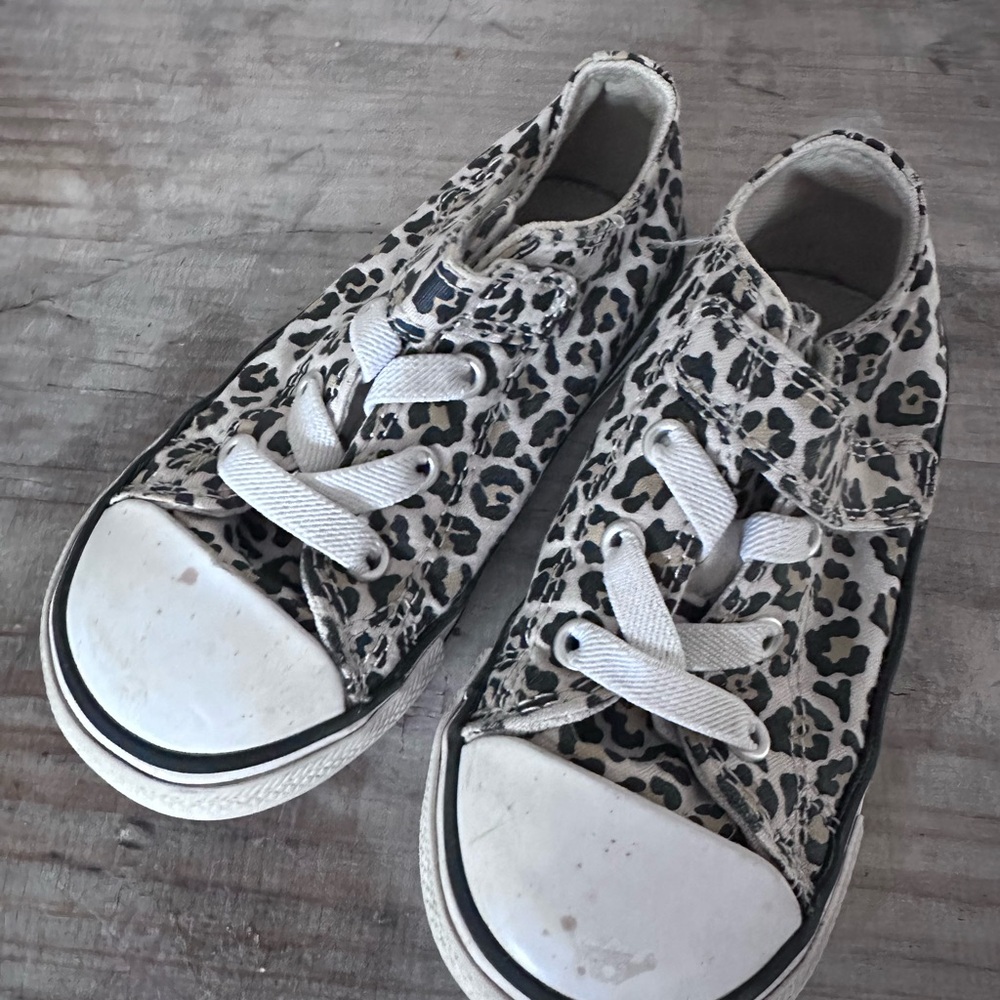 Converse Black and White Low-Top Sneakers with Bold Pattern